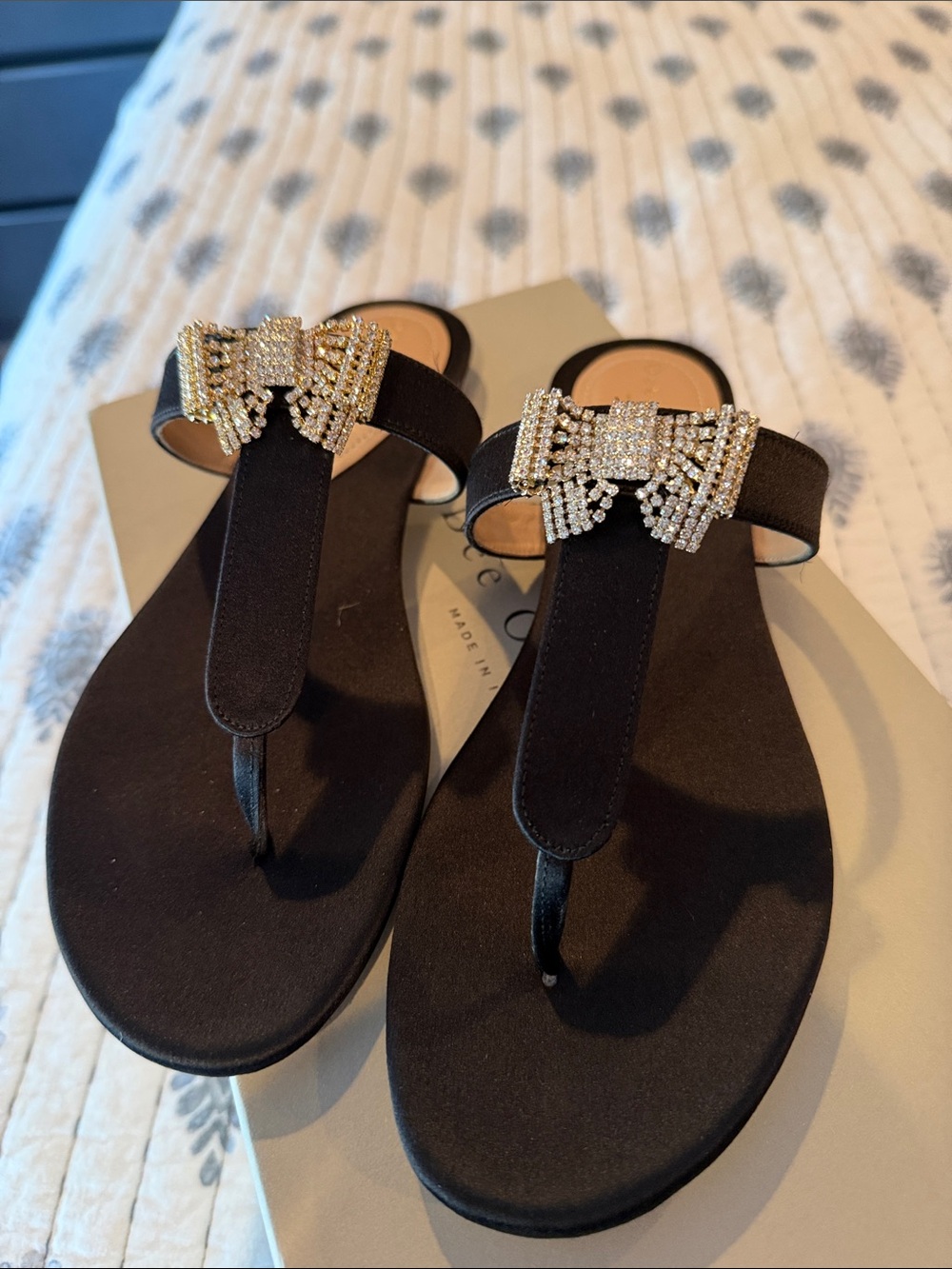 Black Embellished Bow Toe-Post Sandals - Women